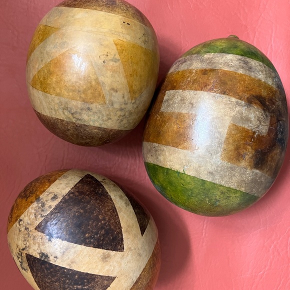 African Antique Hand Painted Natural Gourds Decorative Geometric Pattern Set / 3 - Picture 4 of 16